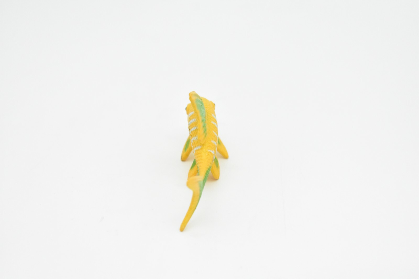 Fish, Coral, Realistic Plastic Yellow Tropical Fish Model, CWG135 BB28 2 1/2″