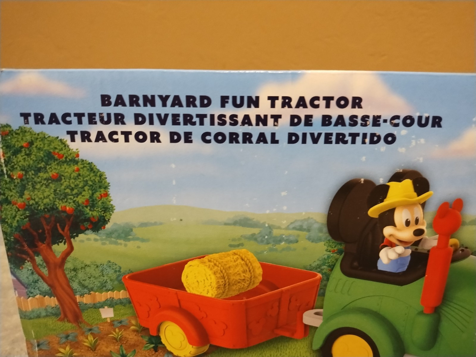 NEW Disney Junior Mickey Barnyard Fun Tractor