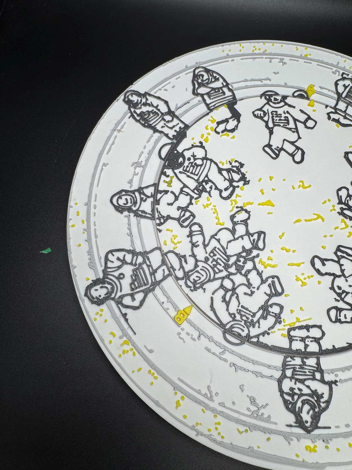 The Missing Astronaut Puzzle – Classic Optical Illusion, Unique Home Décor &