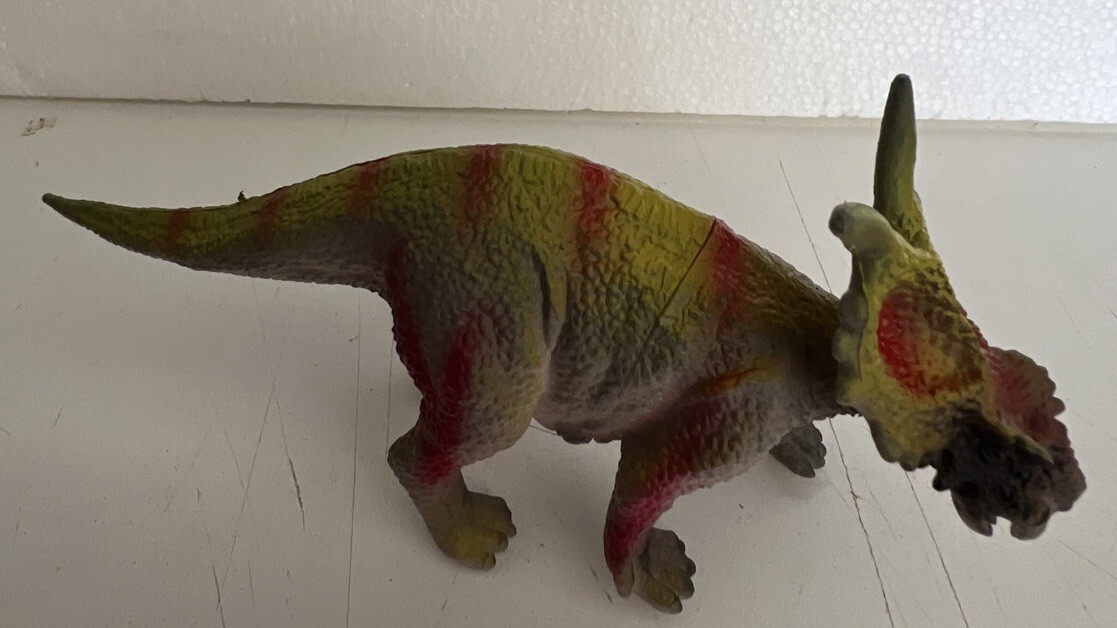 Dinosaur World Toy Set OleFun 10 Medium Dinosaurs In Storage Case Ages 3+