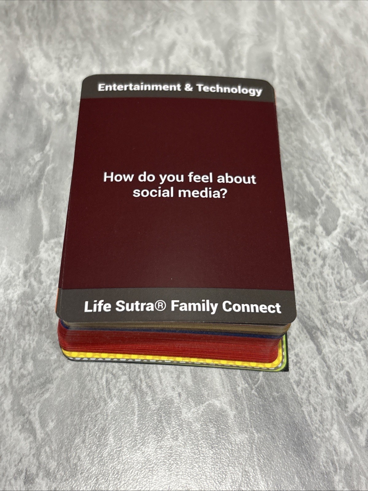 Strengthen Family Bonds: 400 Thoughtful Conversation Cards for All Generations