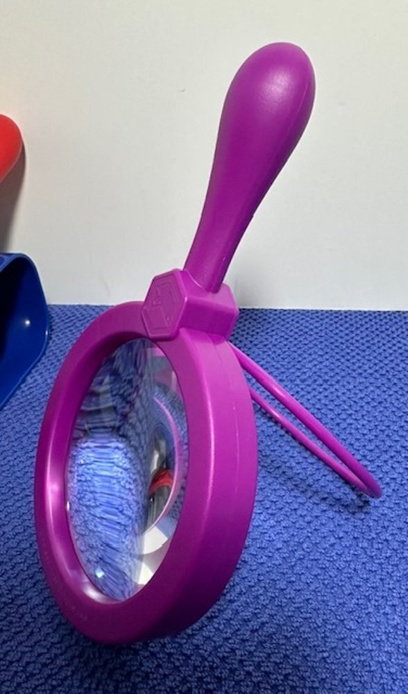 Jumbo Magnifiers by Learning Resources Set of 6 Magnifiers w/ stand Pre-K or 3+