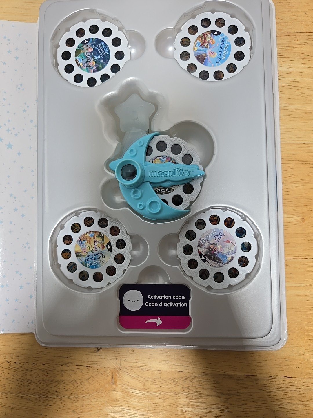 Moonlte Storybook Projector – Disney Frozen Gift Pack – Projector & 5 Stories
