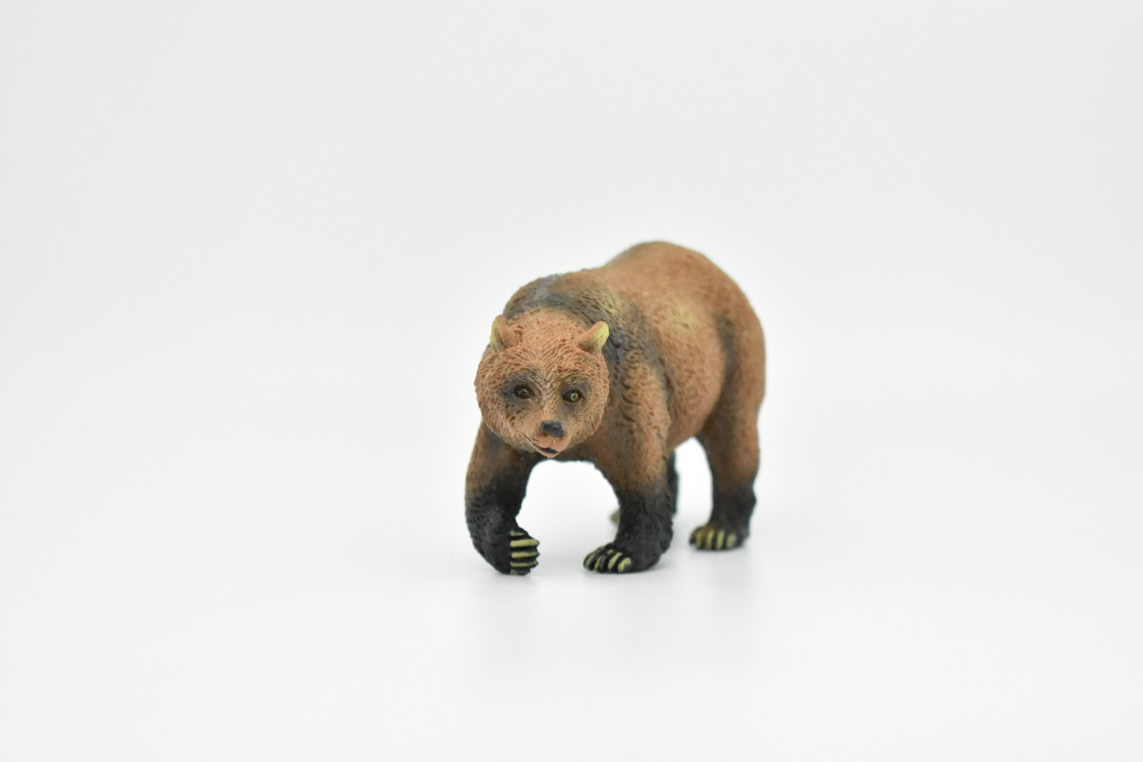 Grizzly Bear, Toy, Museum Quality Plastic Replica, Hand Painted 4″ CWG186 BB44