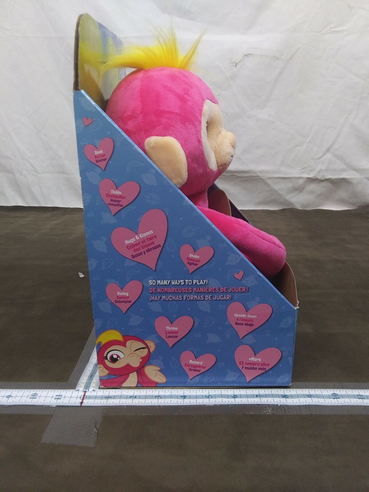 I love to hug monkey Fingerlings Hugs Bella interactive makes 40+ sounds