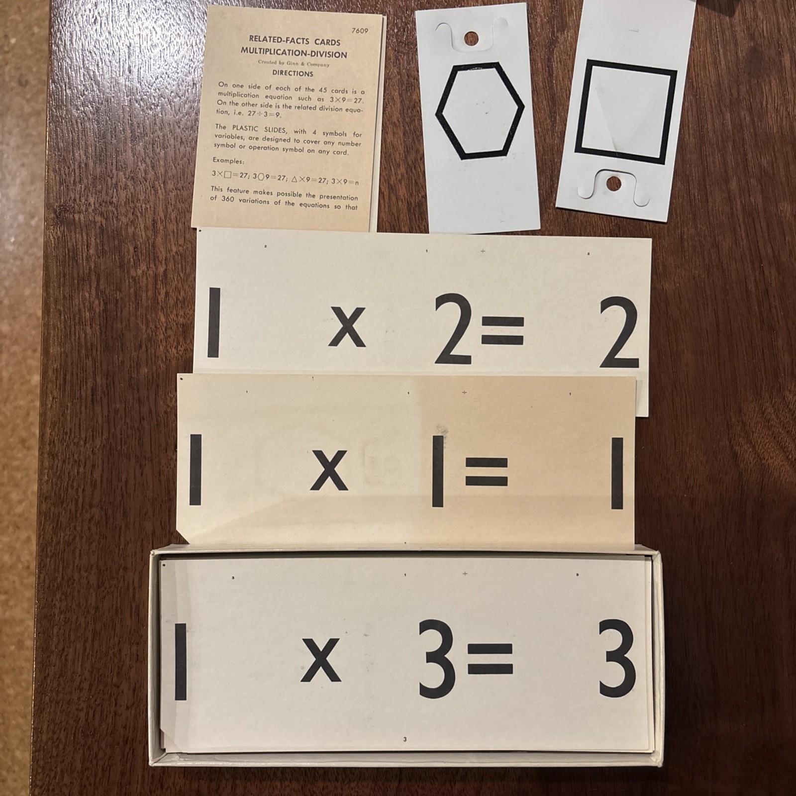 Vtg Milton Bradley Flash Cards Multiplication/Division Math 3.5″ x 8″ 45 pc
