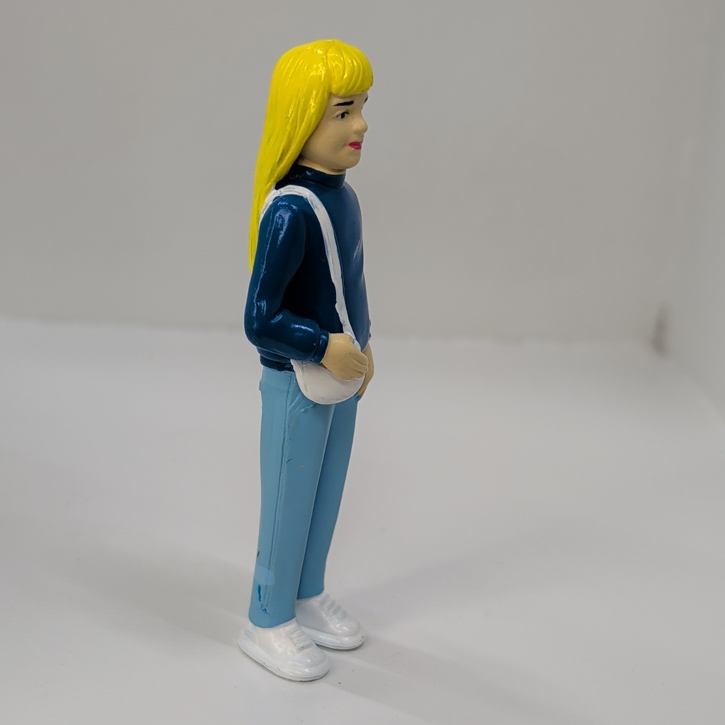 Teenager Blond Girl With Purse Lakeshore Community Block Play People Person