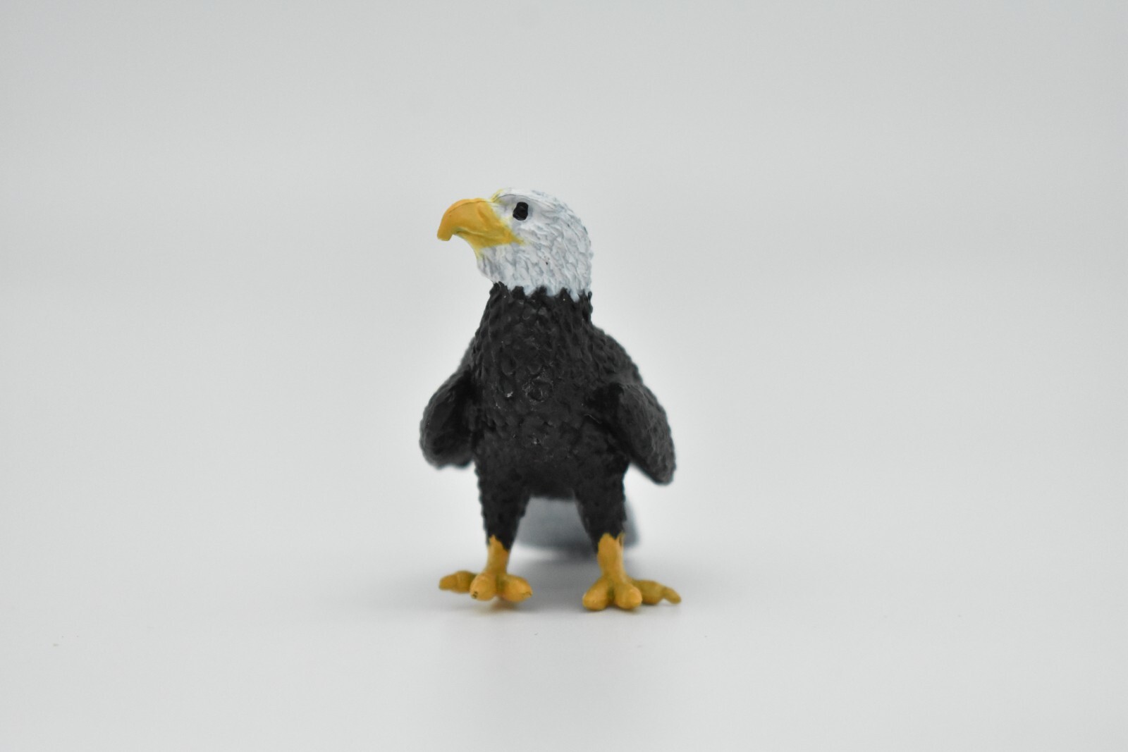 Bald Eagle Toy, Very Nice Plastic Toy Model Hand Painted 2″ F7041 B131