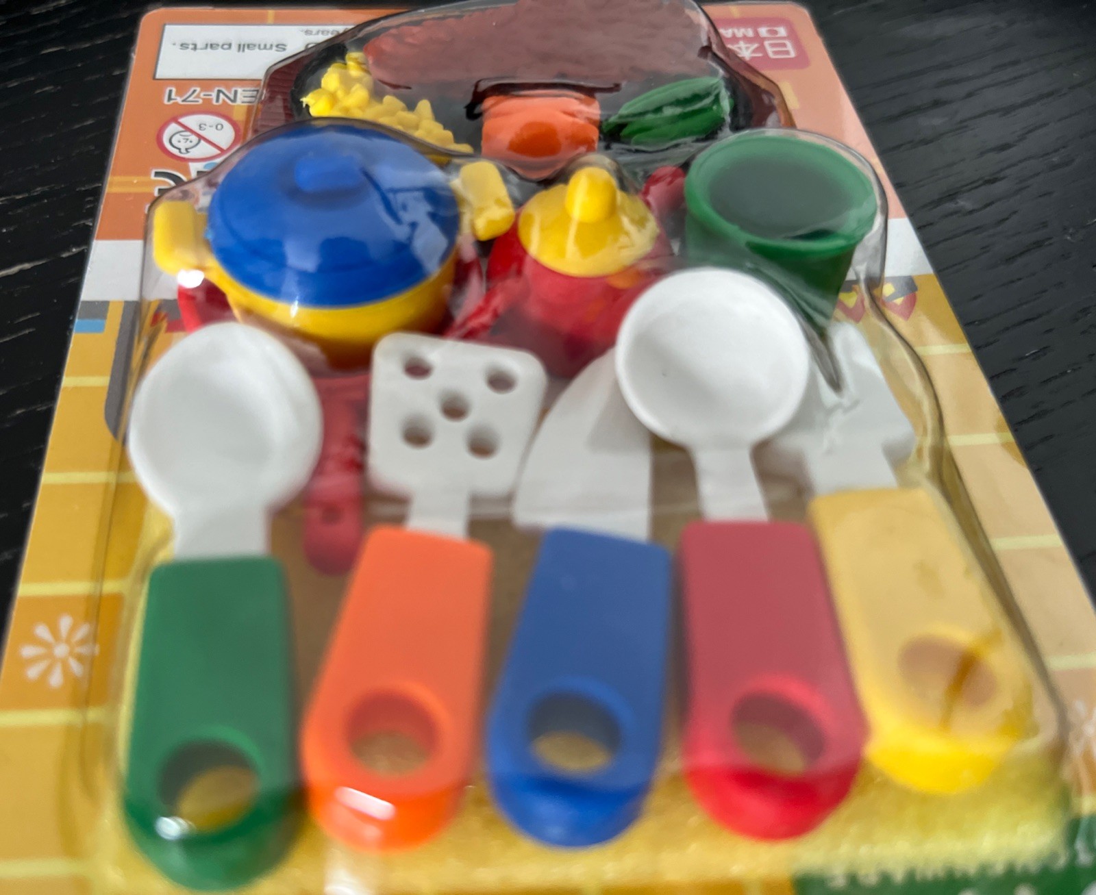 IWAKO Japanese Puzzle Eraser MEAT & VEGGIES, POTS & PANS, UTENSILS Omokeshi Set