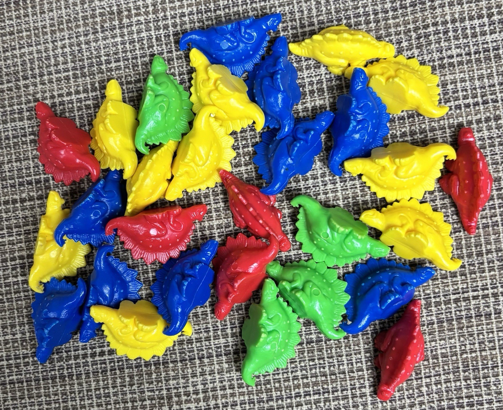 Learning Resources Mini Dino Counters 29 Pieces Figures Dinosaurs 4 Colors