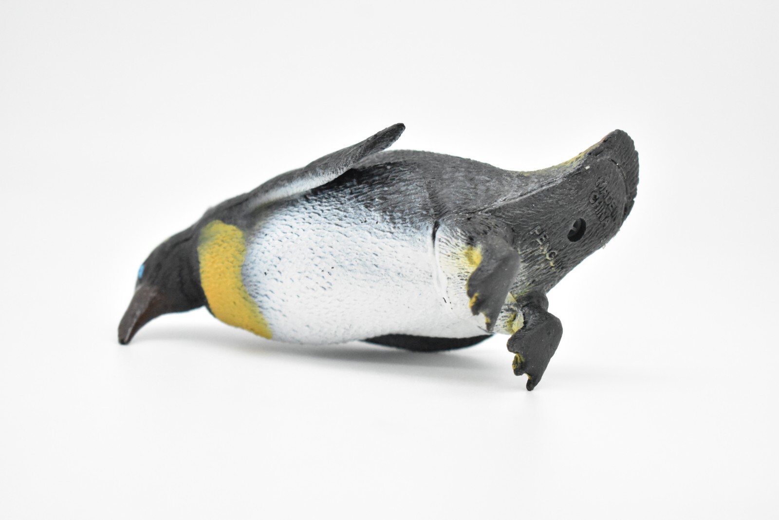 Penguin, Emperor, Squeezable Squeaky, Very Nice Rubber Toy 4″ F3411 B325