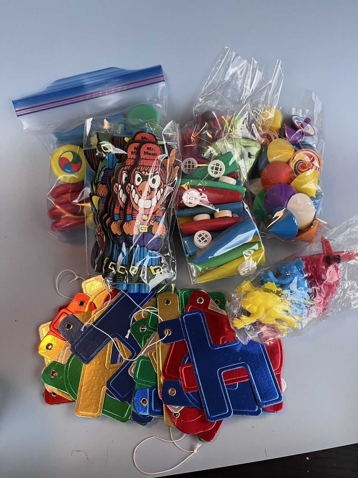 Assorted Vintage Party Favors Lot Kazoos Tops Frogs Yo-Yo Happy Birthday Garland