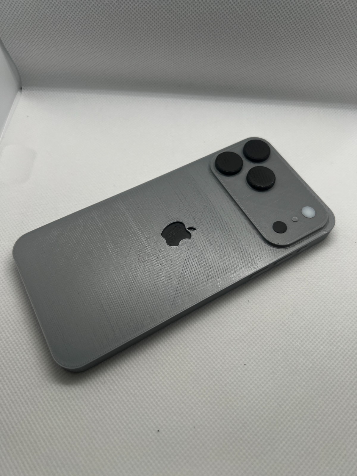 3D Printed Dummy iPhone 17 Pro – Fake Display Model Gag Gift Prop