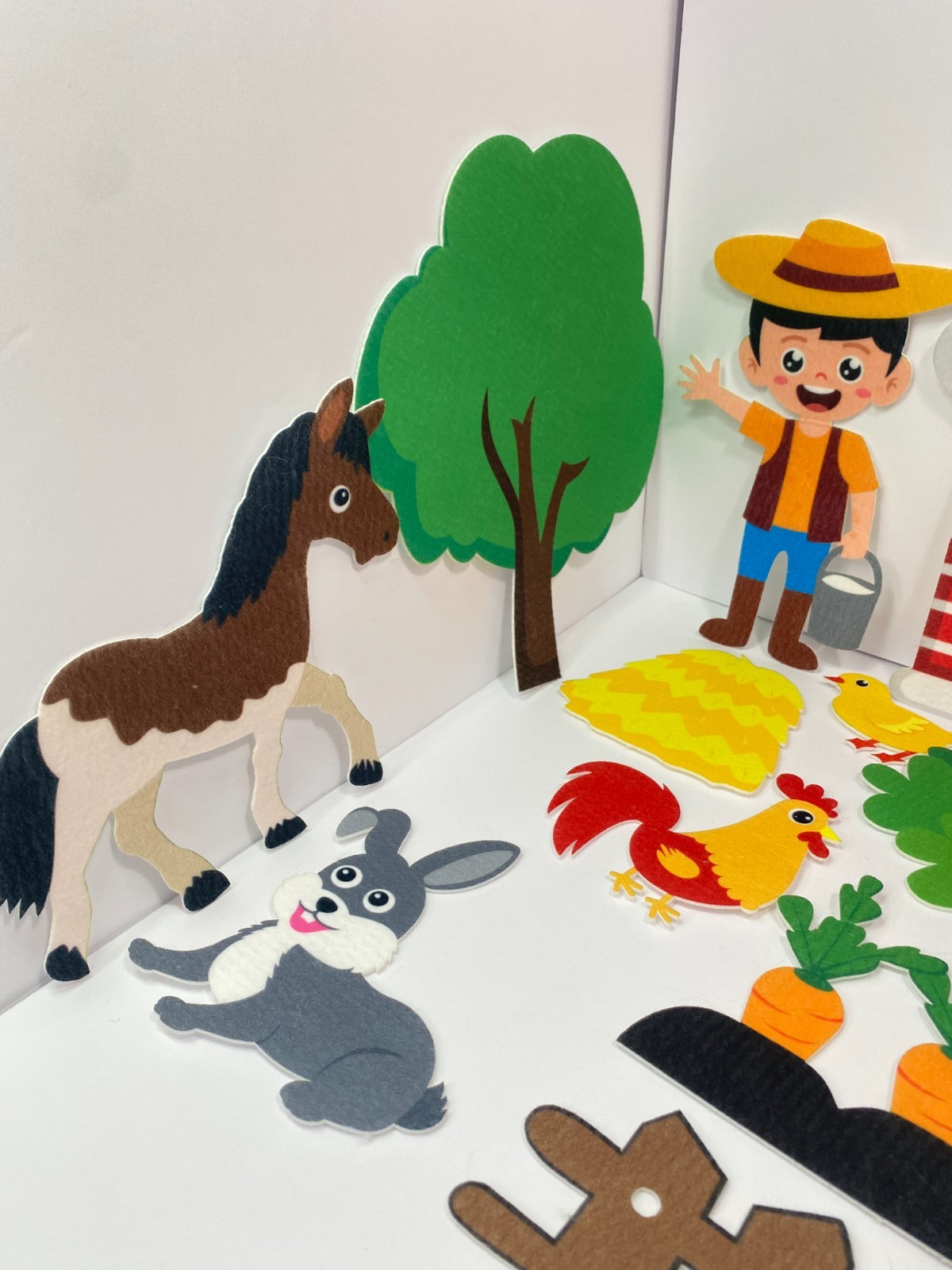 Farm Animal Felt Story Set – Hook‑and‑Loop Backing – 30+ Pieces Preowned Wear
