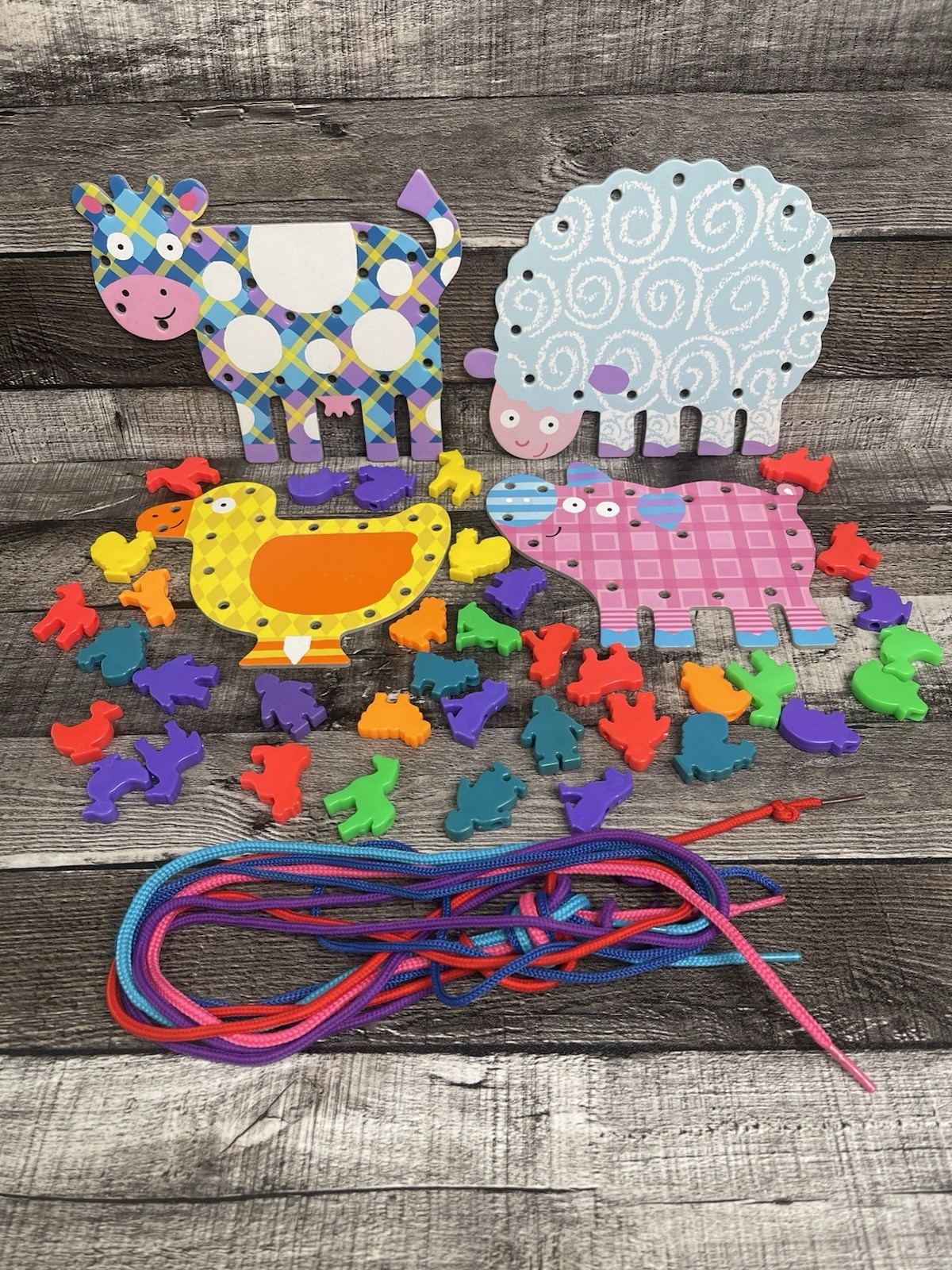 Safari Animal Shaped Lacing Cards games