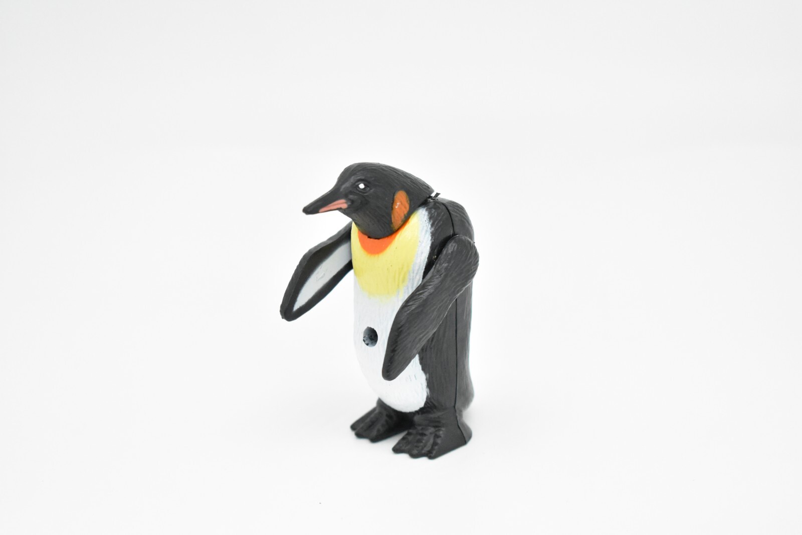 Penguin, Emperor, Very Nice Plastic Toy, with Moveable Parts 3″ CWG57 B179