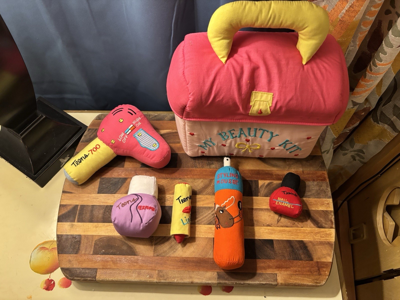 Vintage Pockets of Learning “My Beauty Kit” Soft Fabric Playset – 1990s