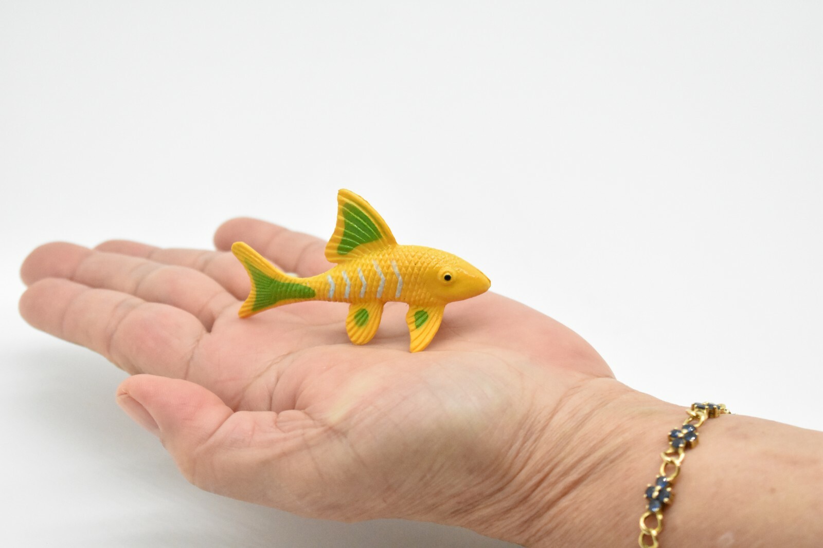 Fish, Coral, Realistic Plastic Yellow Tropical Fish Model, CWG135 BB28 2 1/2″