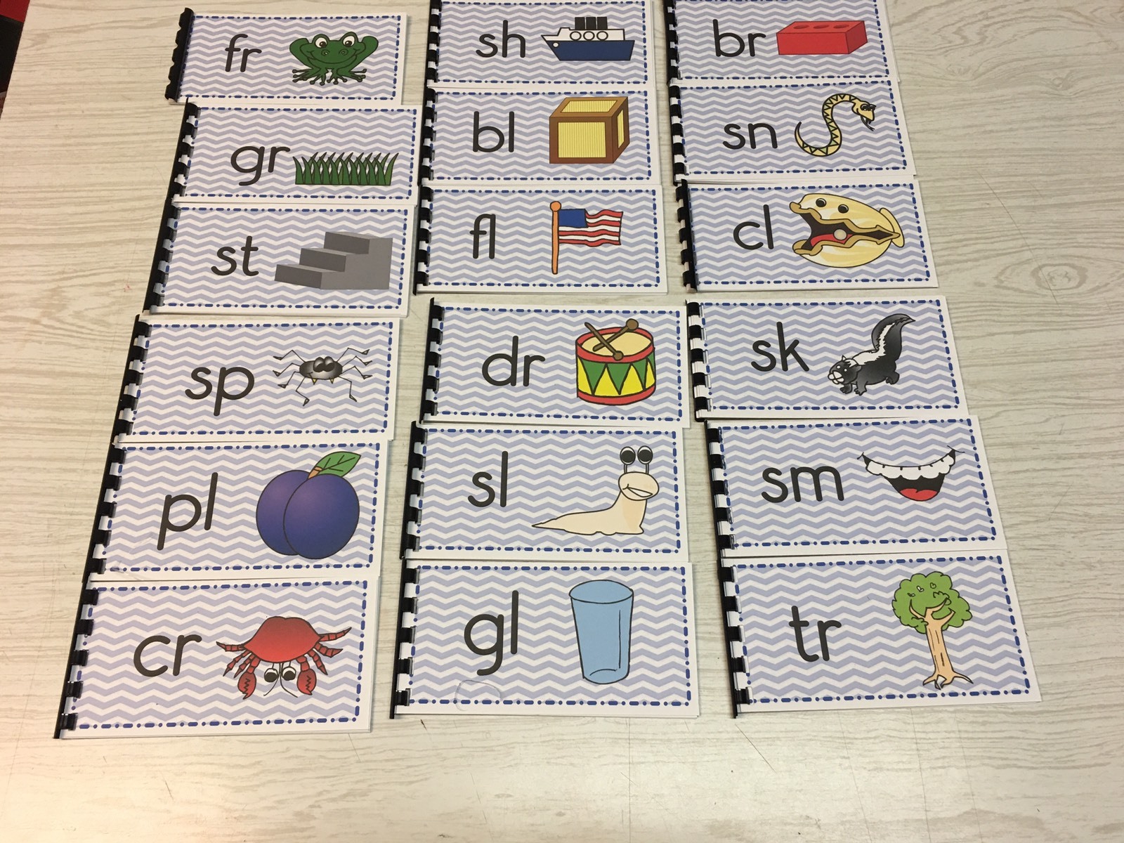 The Blue Series – 18 Beginning Consonant Blends Booklets – Montessori