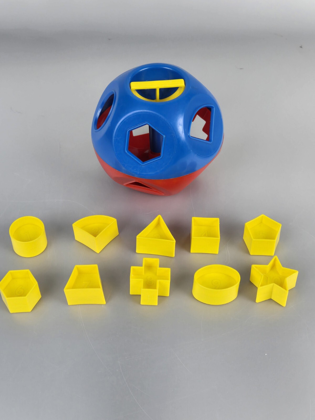 TUPPERWARE Classic SHAPE-O Ball – 6 months & Up Kid Favorite – Sorting Complete