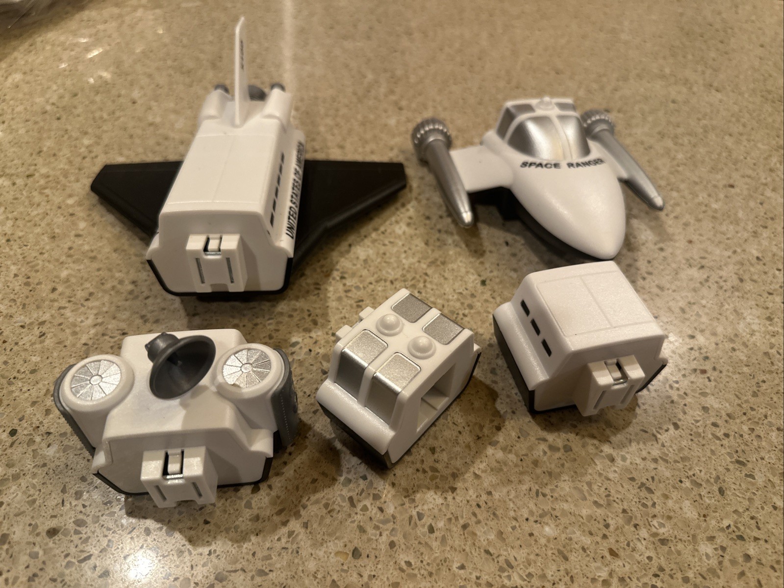 Popular Playthings Magnetic Mix or Match Space Vehicles Space Shuttle 5 PCs