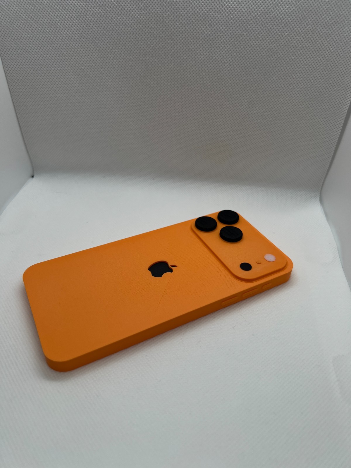 3D Printed Dummy iPhone 17 Pro – Fake Display Model Gag Gift Prop