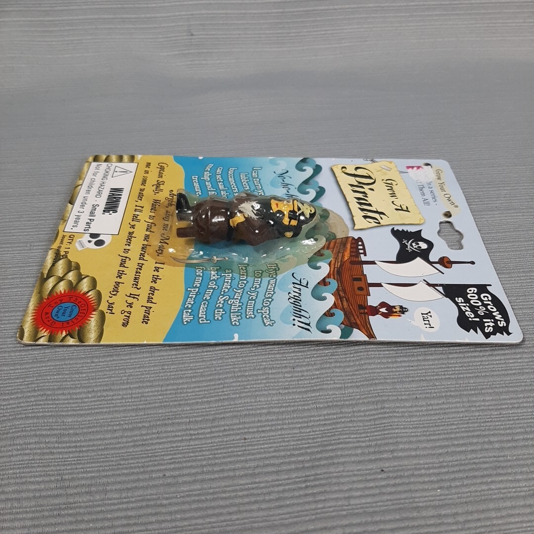 Grow a Pirate Just Add Water Pirates Official 600% Size NEW In Package