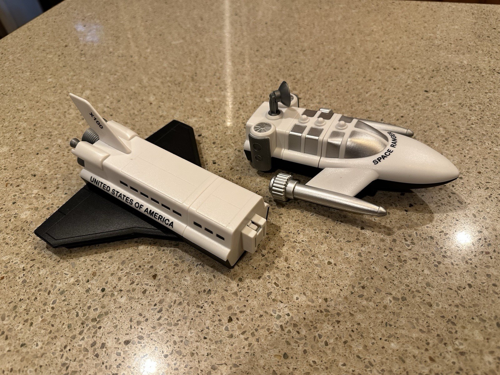 Popular Playthings Magnetic Mix or Match Space Vehicles Space Shuttle 5 PCs