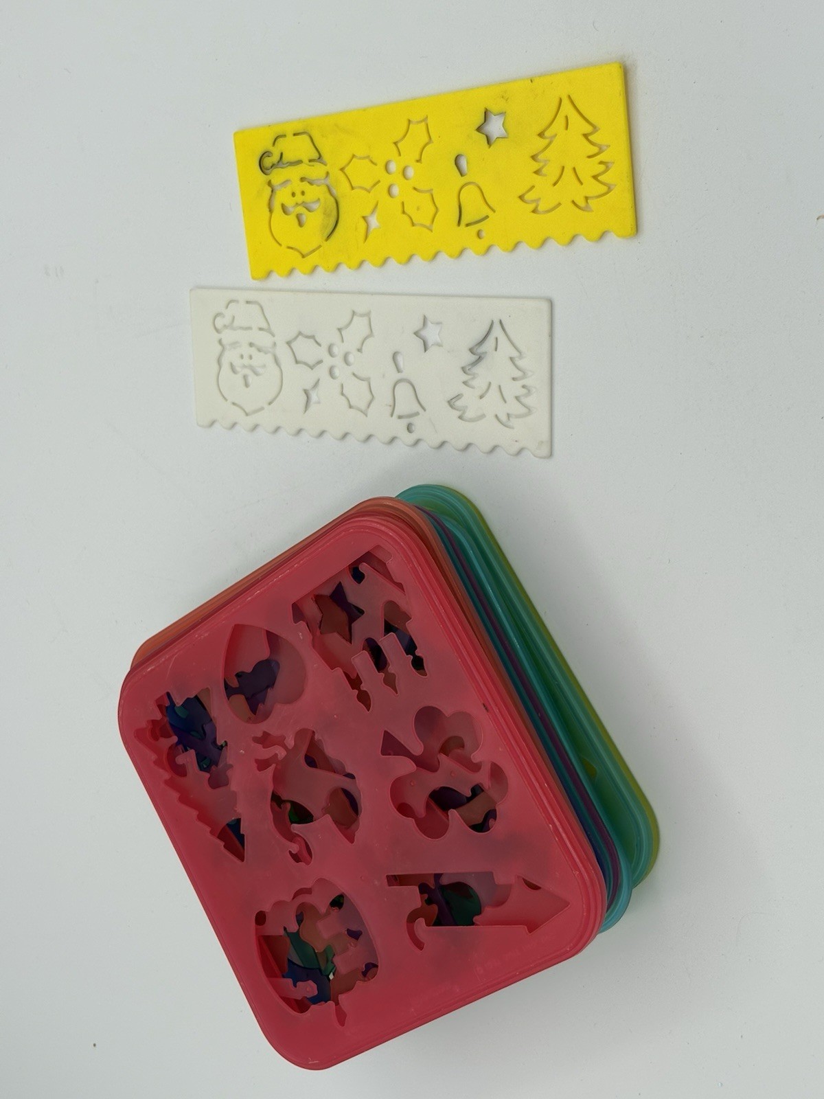 Vtg Tupperware Alphabet Carry Case 12+2 Stencil Lot Yellow ABC Pencil Lunch Box