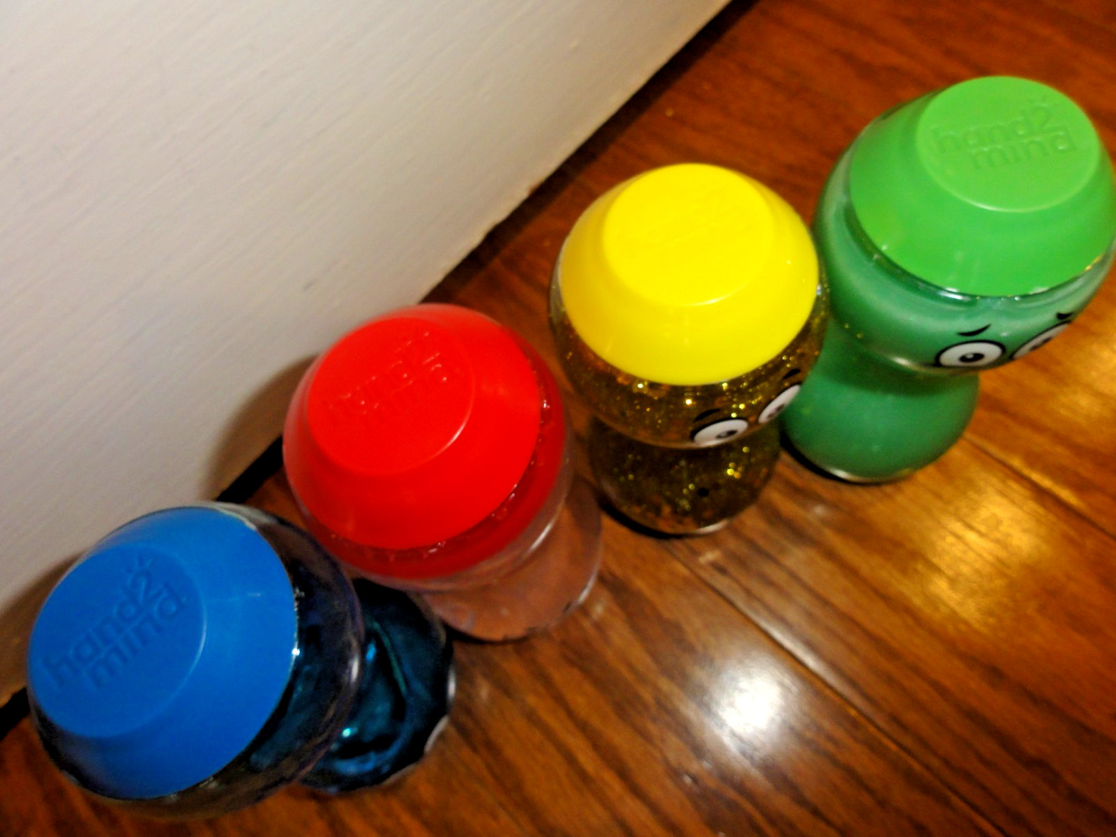Hand2Mind Express your feelings sensory bottles emotions Set of 4 Fun Faces