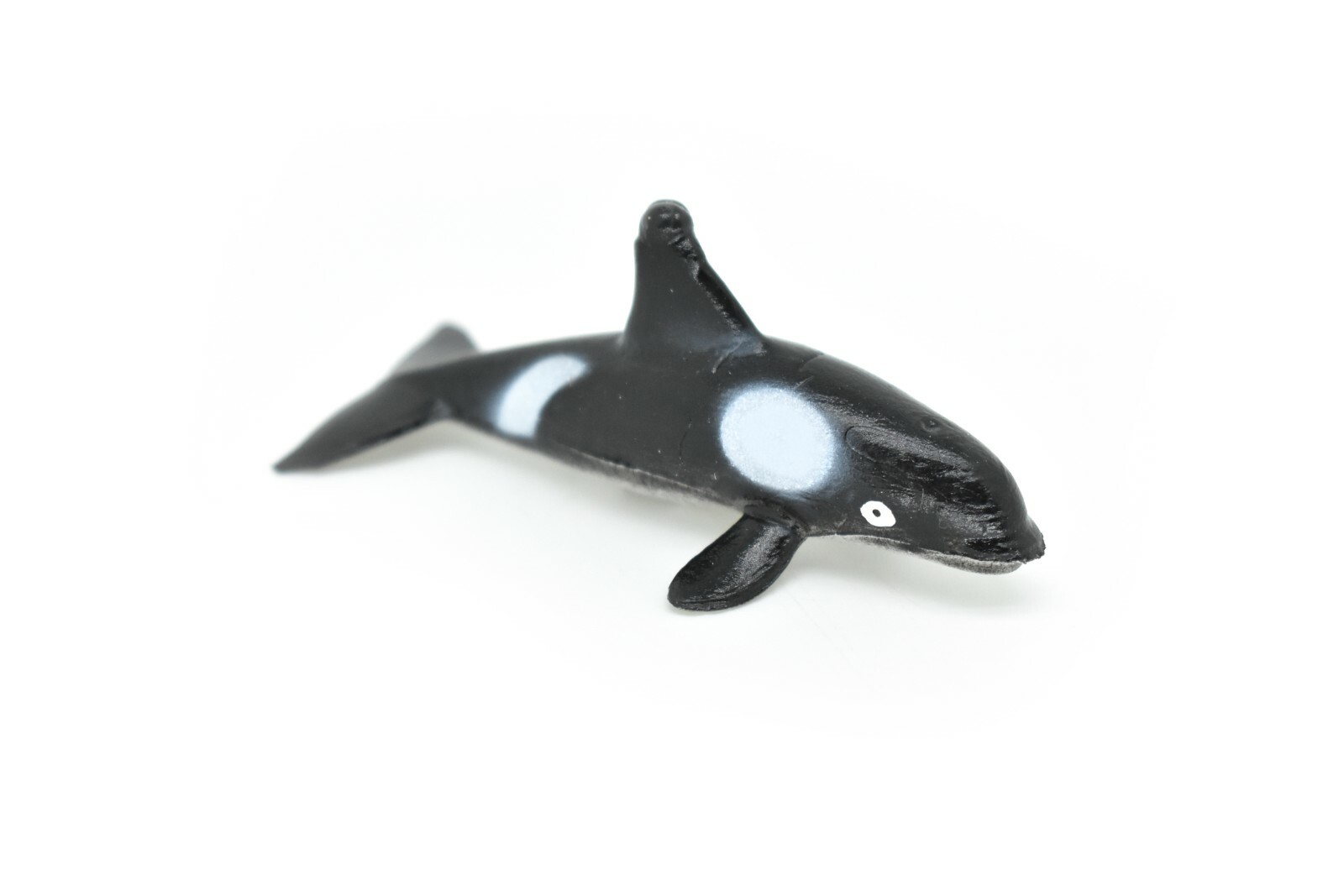 Orca, Killer Whale, Very Nice Plastic Replica 2 3/4″ – F601 B35
