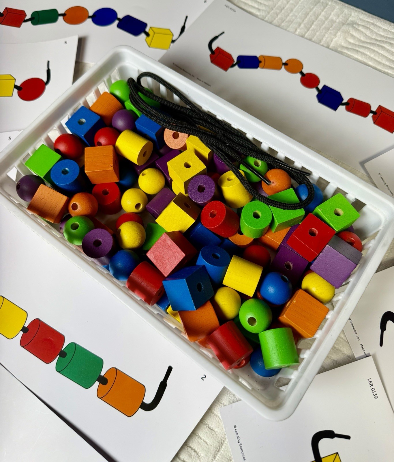 Learning Resources Multicolor Lacing Beads w/ Pattern Cards & Laces 117 pcs