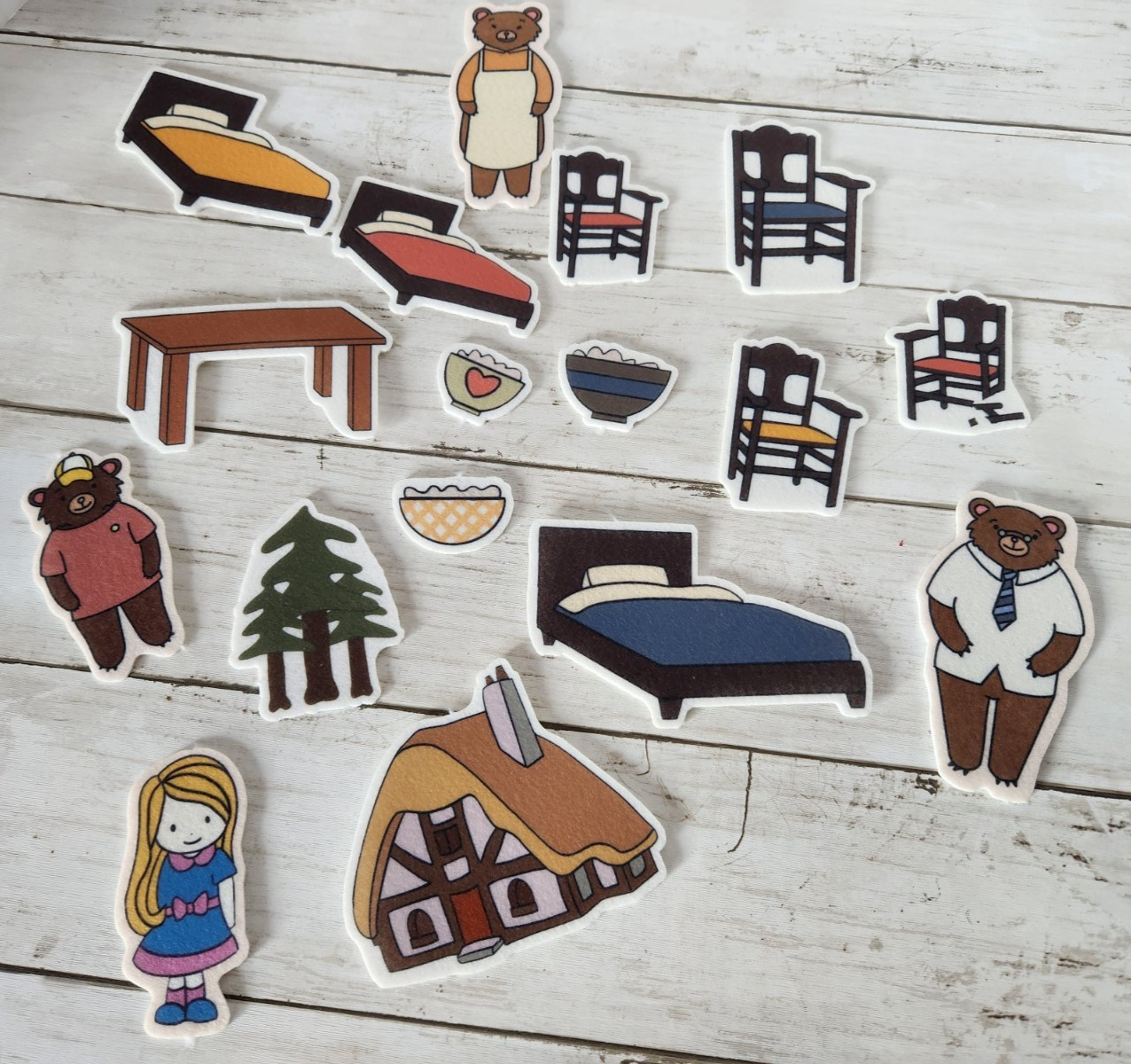 Twinkl Education “Goldilocks & 3 Bears” Soft Felt Story Character Cut Outs