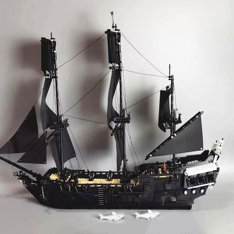 Brand new Pirates of the Caribbean The Black Pearl 4184 Compatible MOC