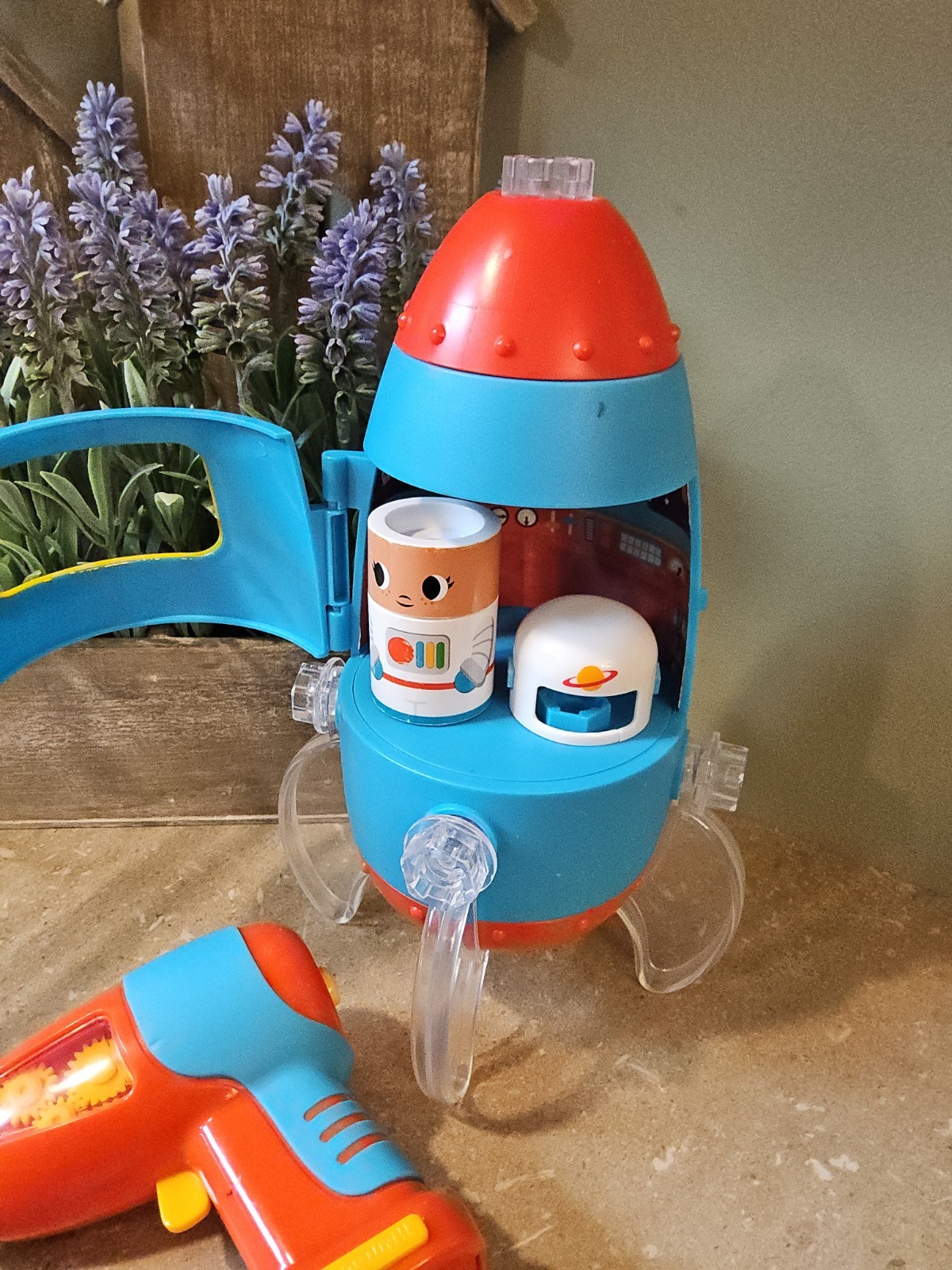 DESIGN & DRILL Bolt Buddies Rocket Creative Play Educational Insights Pre-owned