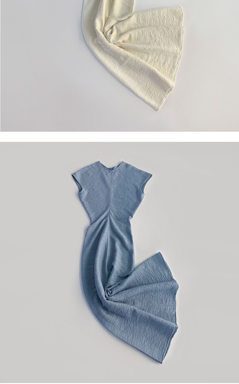 Elegant and textured pleated waist length dress with aura level