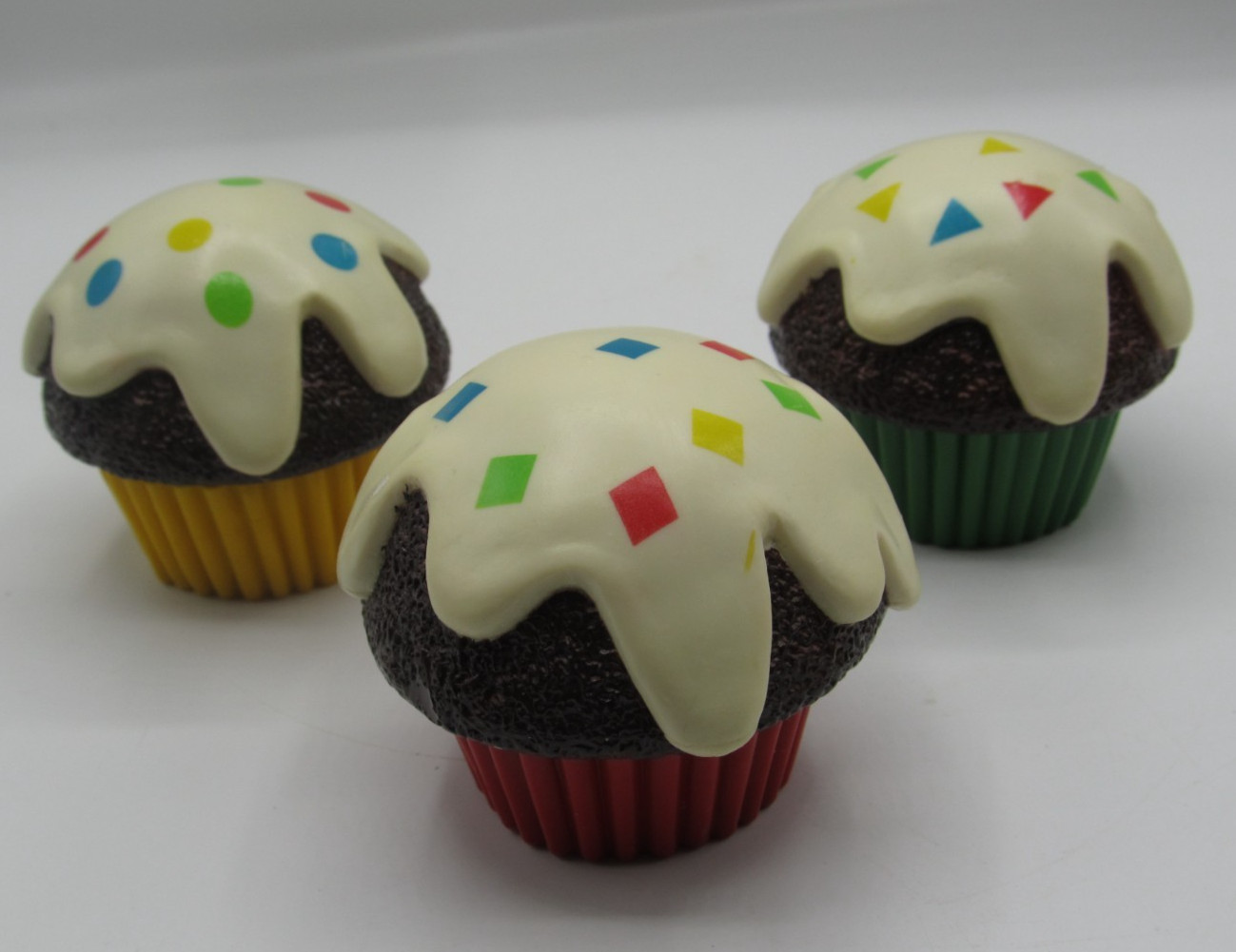 Discontinued Melissa & Doug Learning Resources Shape Sorting Cupcakes with Pan