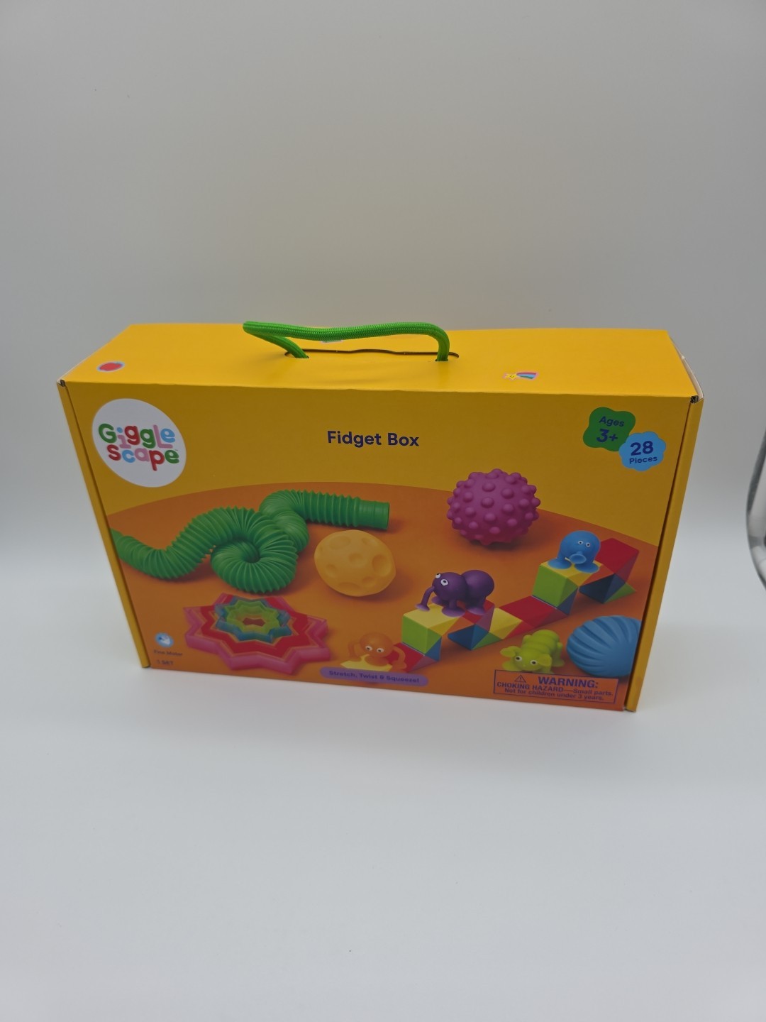 GIGGLE SCAPE FIDGET BOX STRETCH , TWIST , SQUEEZE 28 PIECES 3+