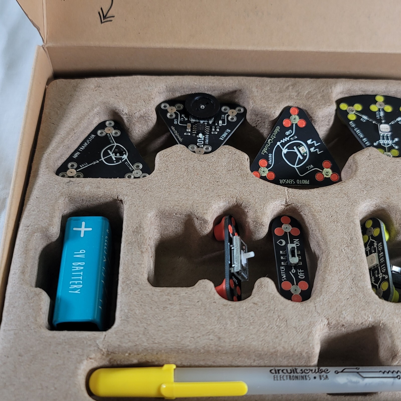 Circuit Scribe Circuit Drawing Kit | 17-Piece Super Kit.
