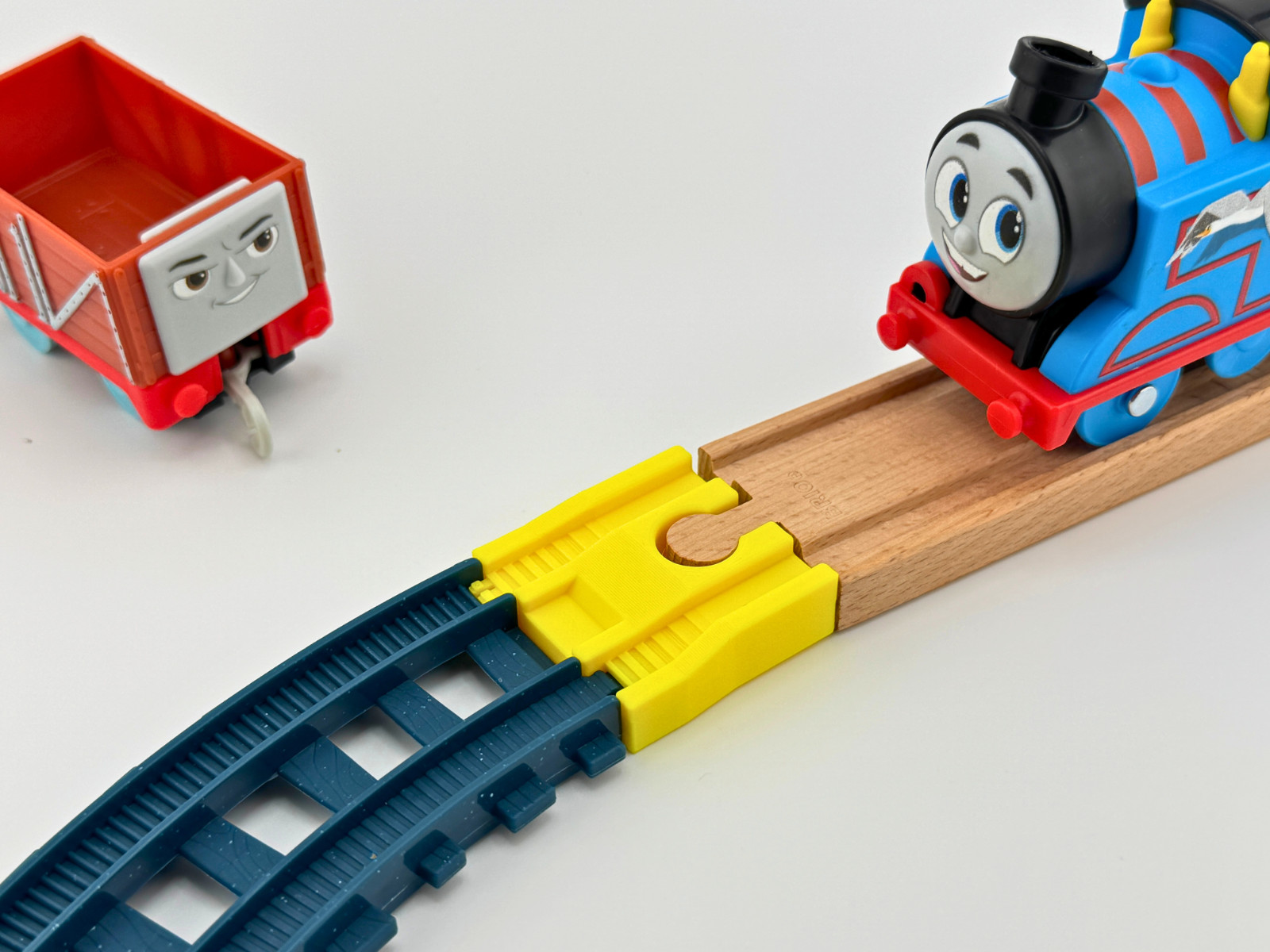 Wooden Train to Thomas Adapters – 4 Pieces Set – Trackmaster 2014 and later