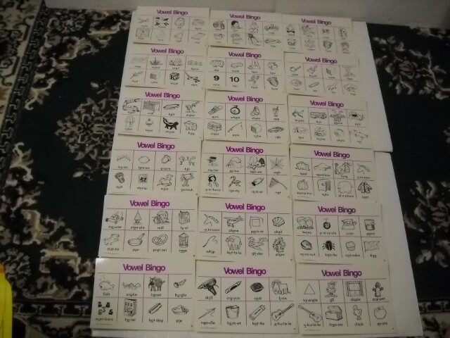 Vintage Trend Vowel Bingo Educational Game With Laminated Cards 1977 Brand New!