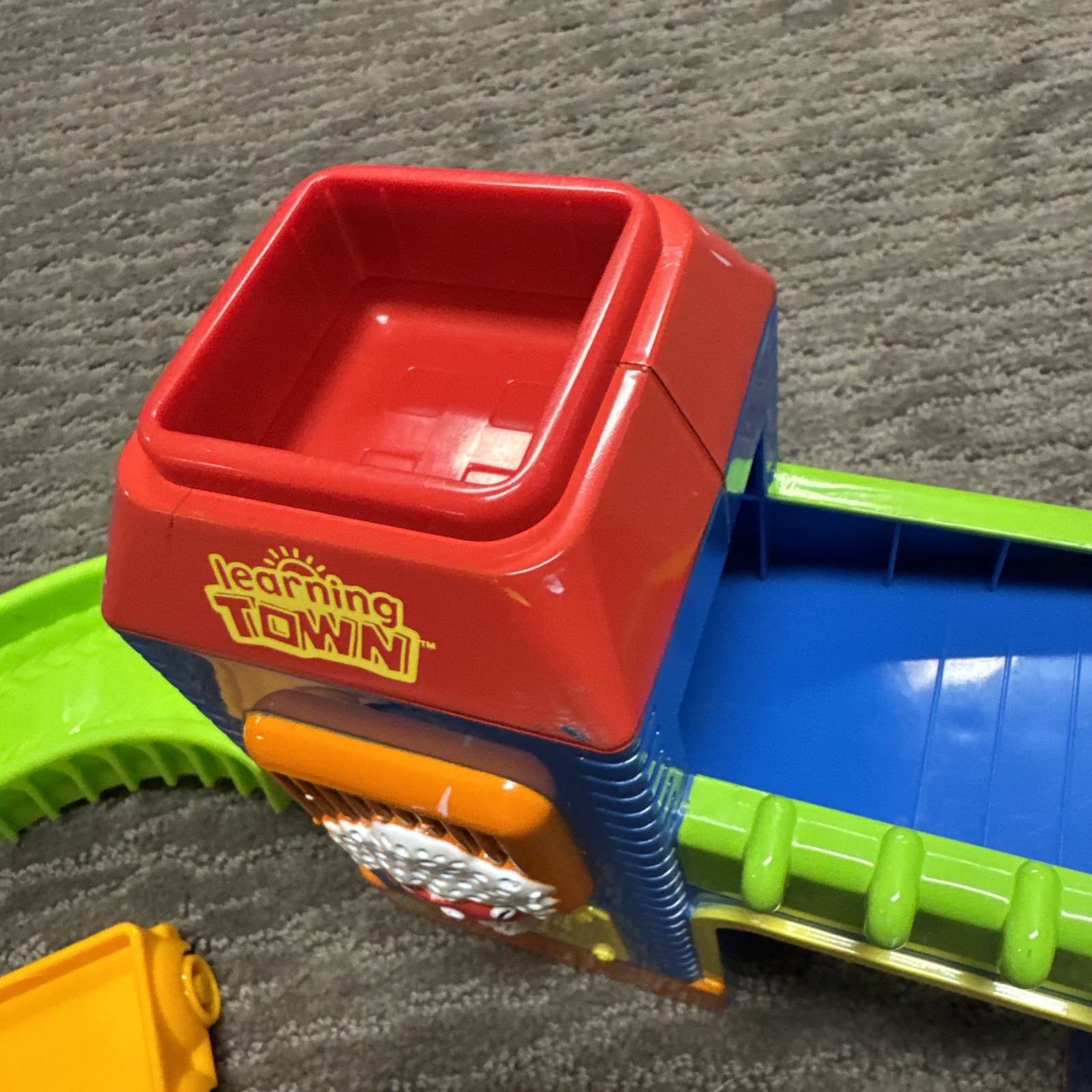 Leap Frog Learning Town Barn Buddies Car Wash Cars Toy Animal Word Color Blocks