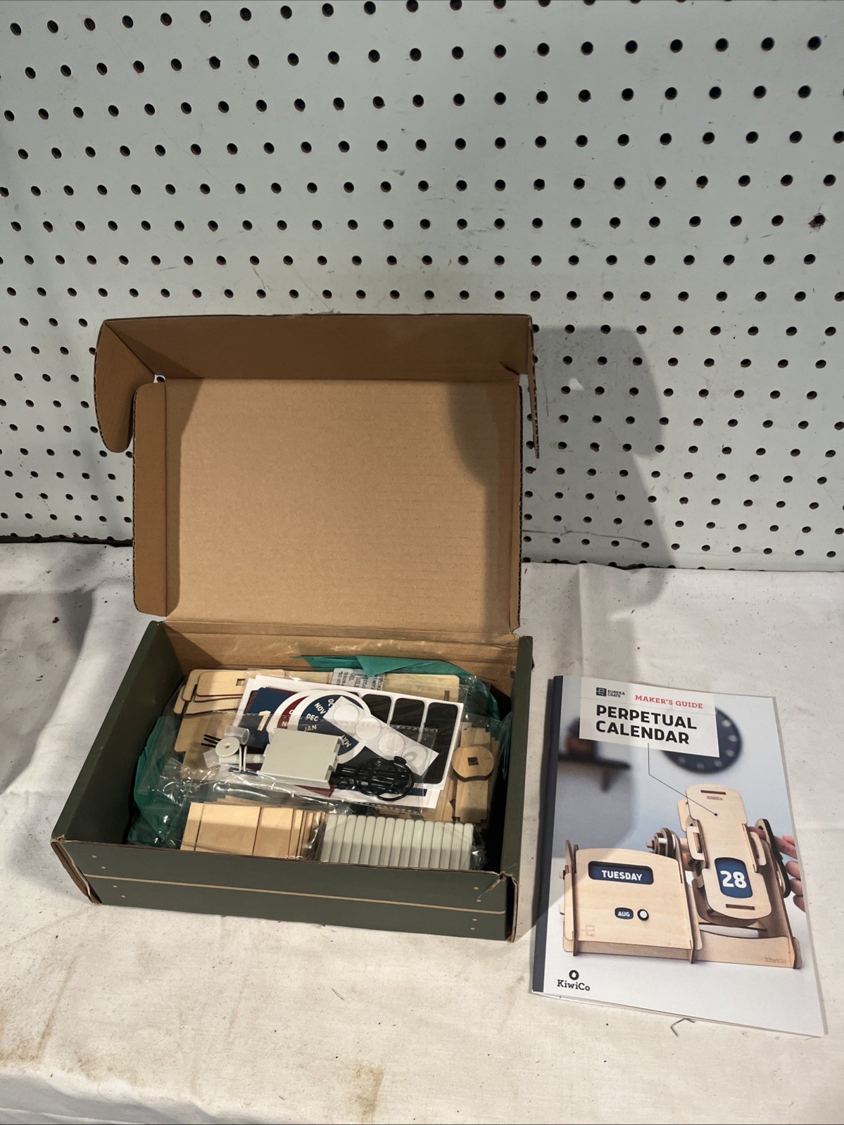 Kiwi Co Eureka Crate Build Your Own Perpetual Calendar STEM Age 12+ Wood Model