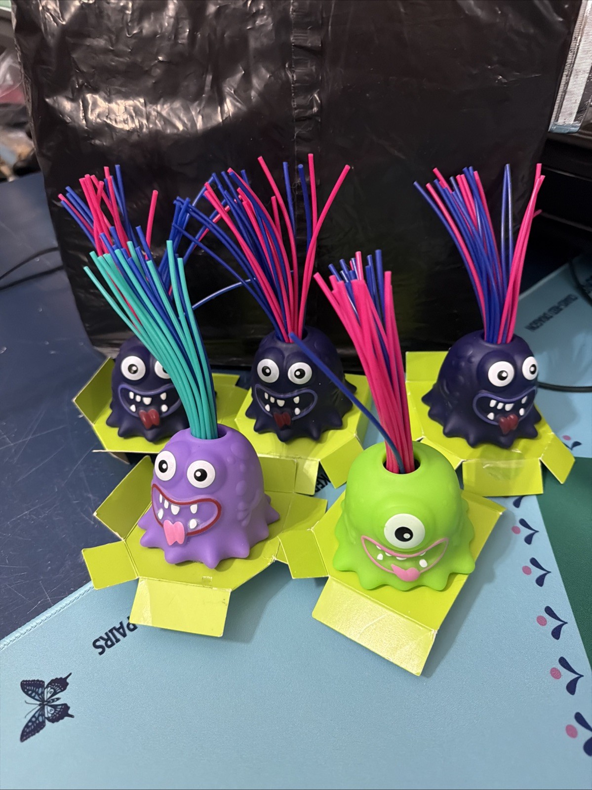 Set Of 5 Novelty Funny Hair Pulling Will Be Screaming Little Monster Teaser Toy
