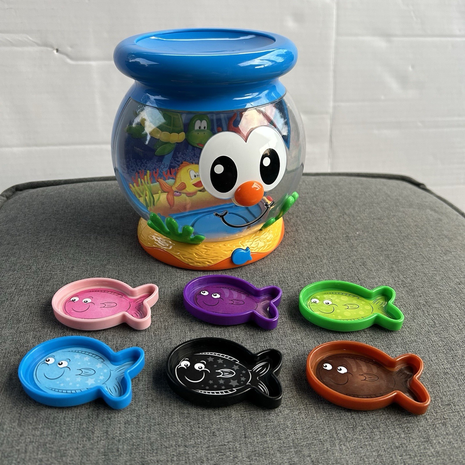 The Learning Journey: Learn With Me – Color Fun Fish Bowl / Works / With 6 Fish