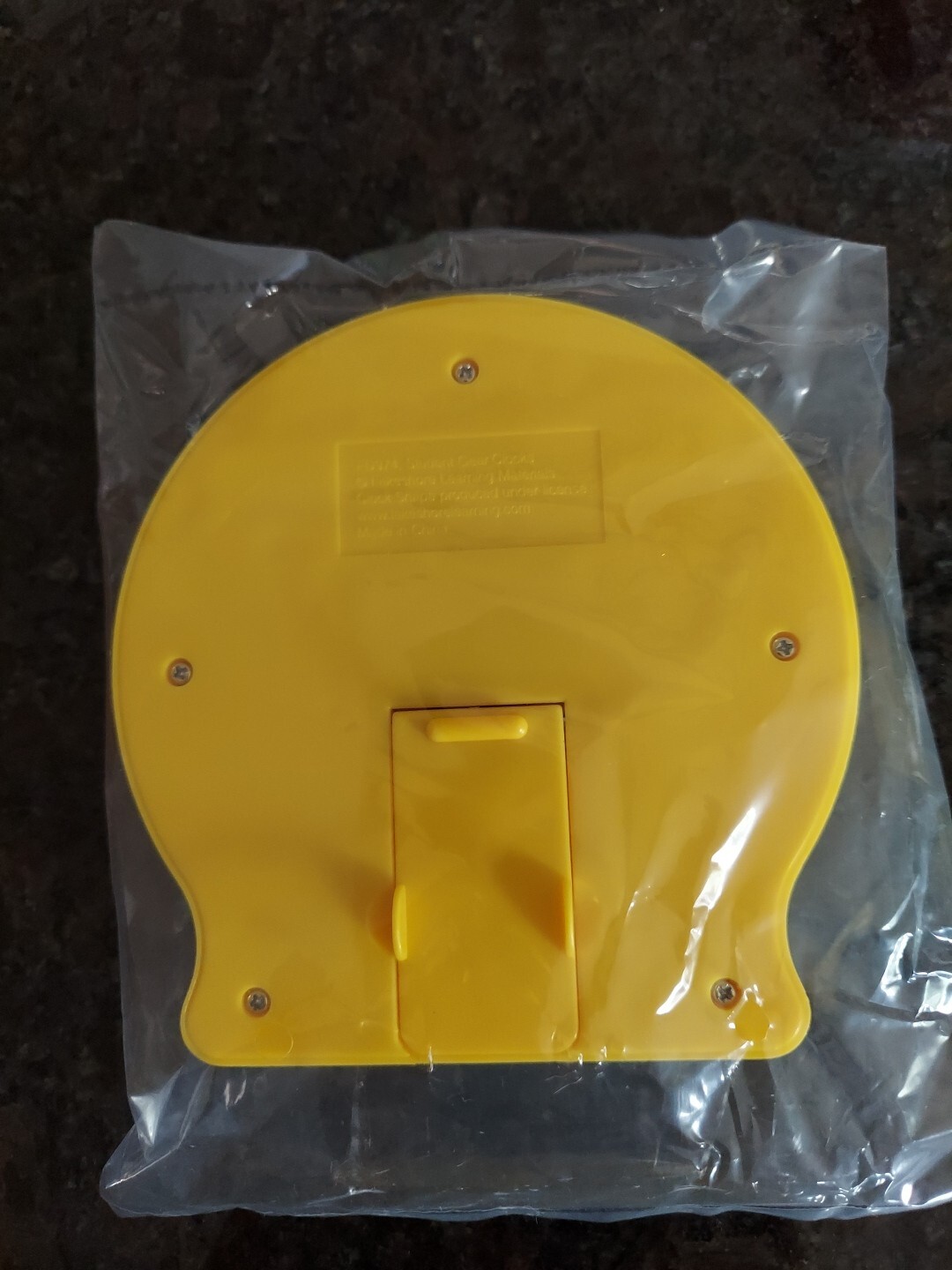 LAKESHORE LEARNING STUDENT CLOCK FD974 TWO WAY GEARS FOR TELLING TIME W/STAND 5″