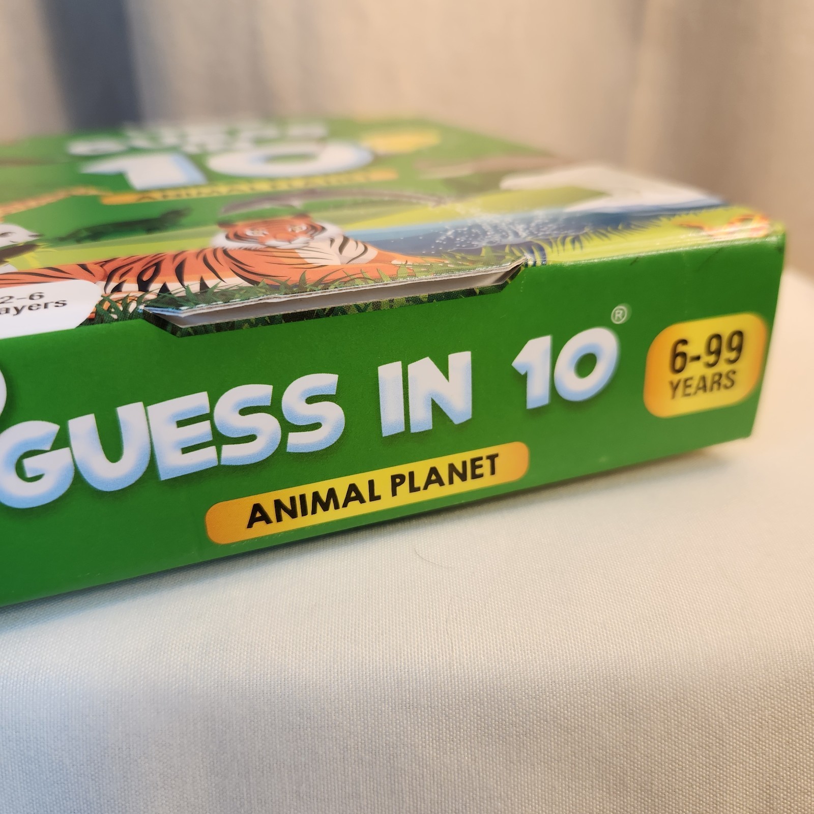 Guess in 10 Animal Planet Card Game by Skillmatics EUC