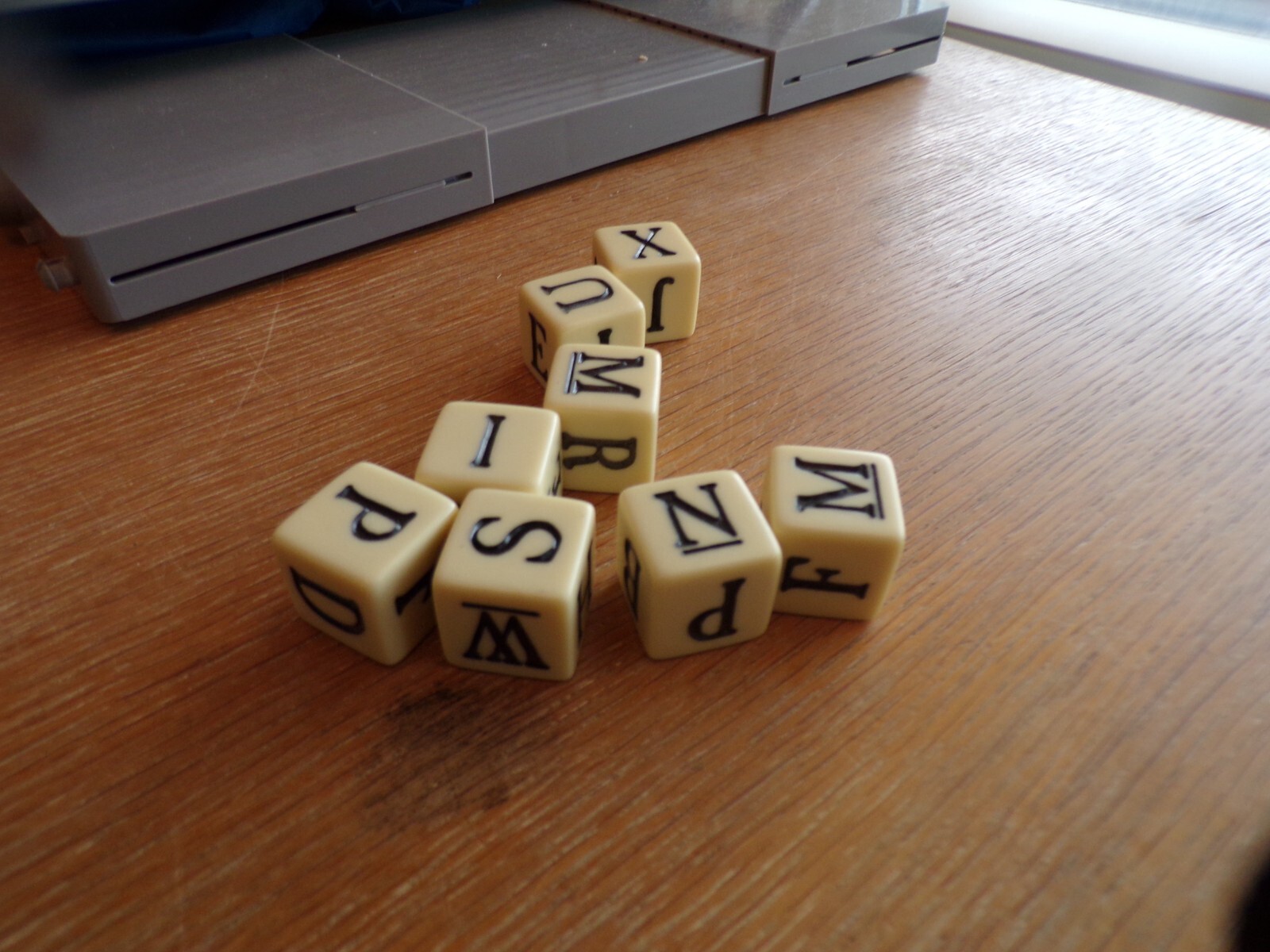 Lot of 8 Vintage Plastic 1″ Square Alphabet Dice