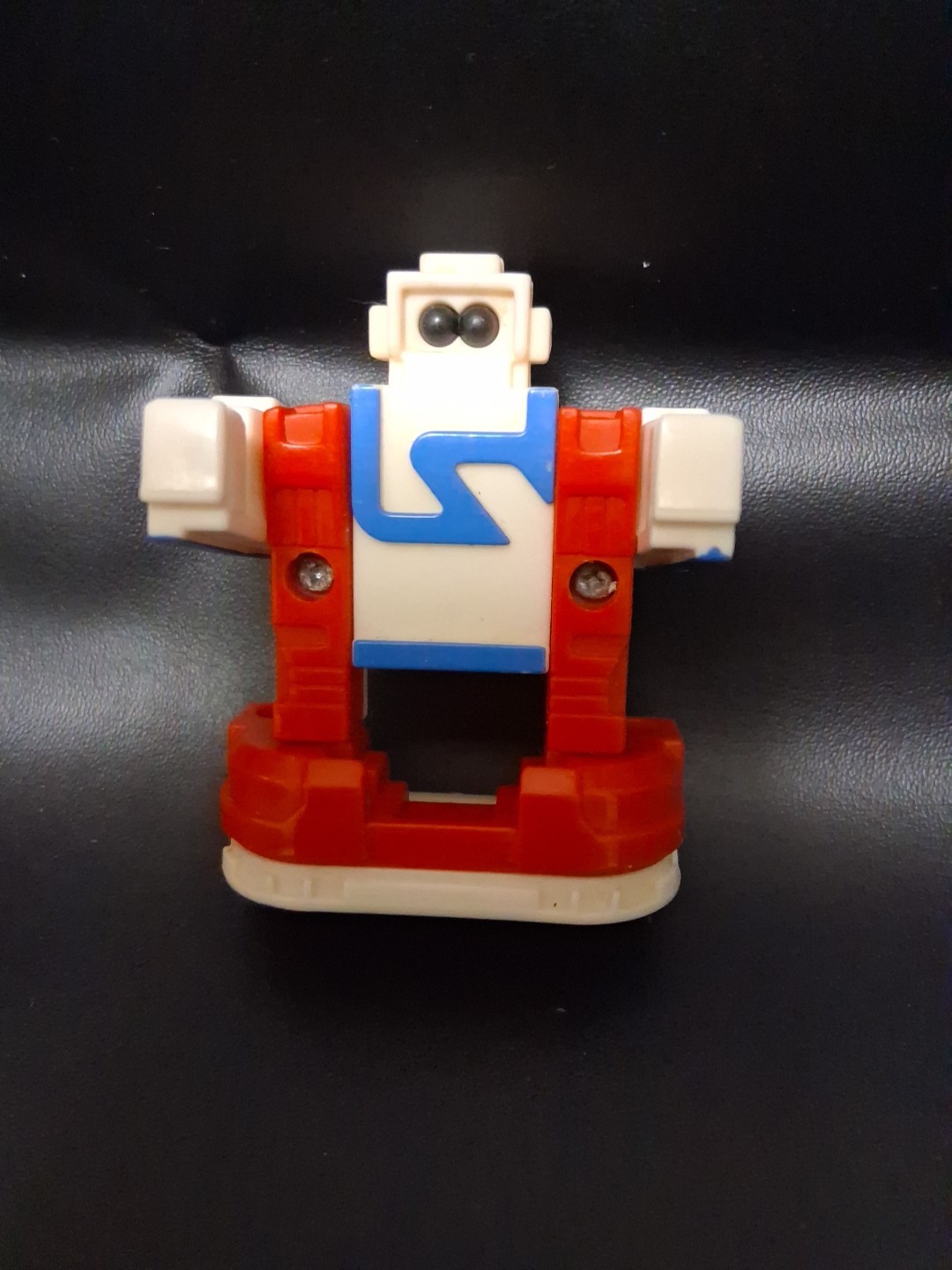 Alpha-Bots. Transforming Letters Alphabet Transformers Letter Q Vintage