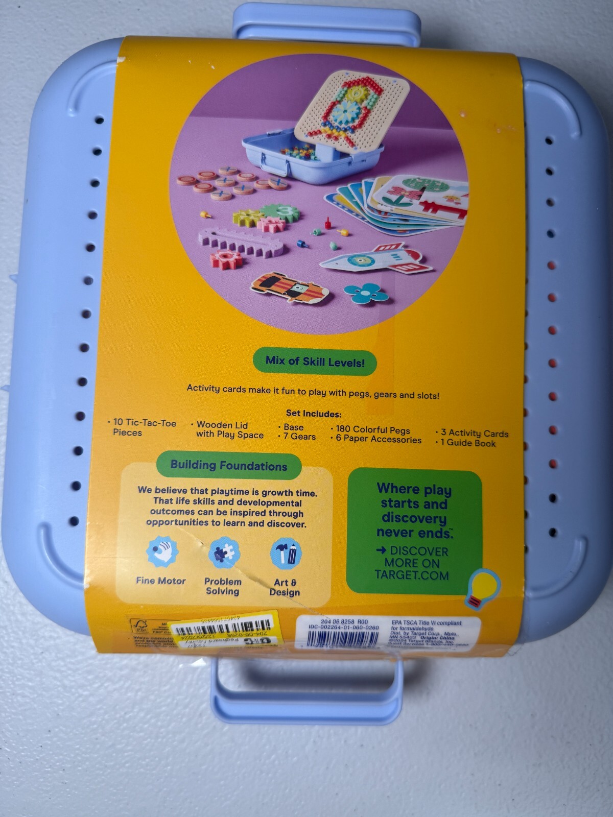 Pegboard Activity – Gigglescape: With activity cards and carrying cases